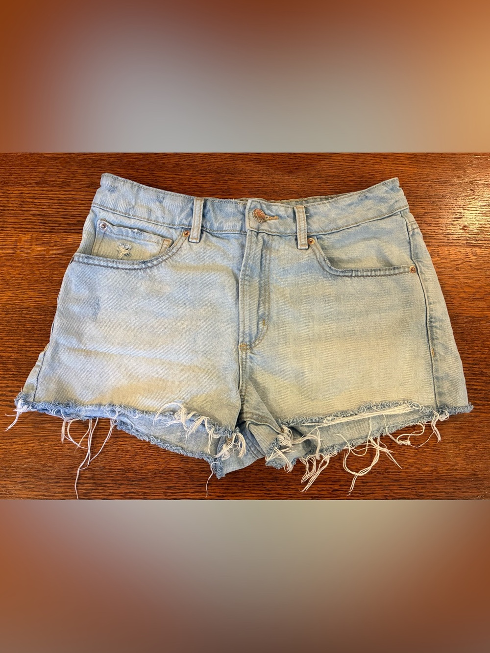 Garage Denim Size 7/28 Light Wash Distressed Classic Cutoff Denim Shorts